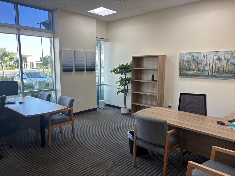 More Photos Of 2780 Gateway Rd, Carlsbad Office For Sale
