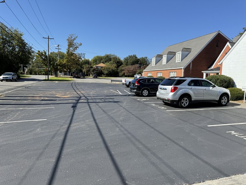 More Photos Of 4404 Williamson Rd NW, Roanoke Specialty For Sale