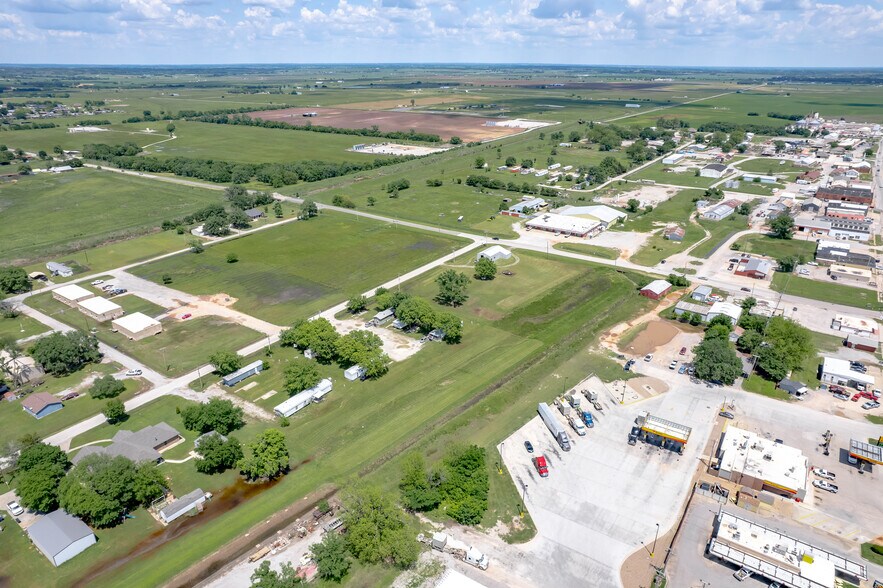 More Photos Of 107.5 4th, Lindsay Land For Sale