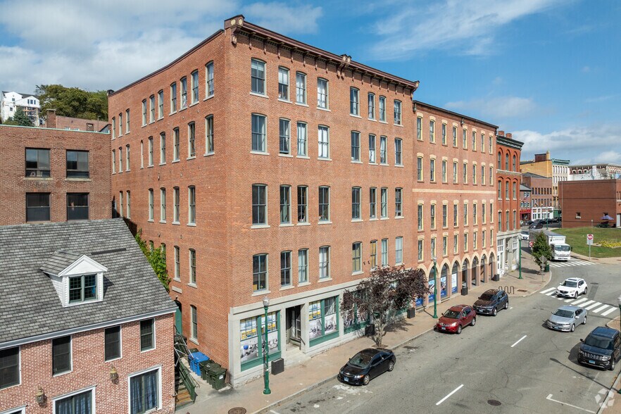 More Photos Of 85 Main St, Norwich Apartments For Lease