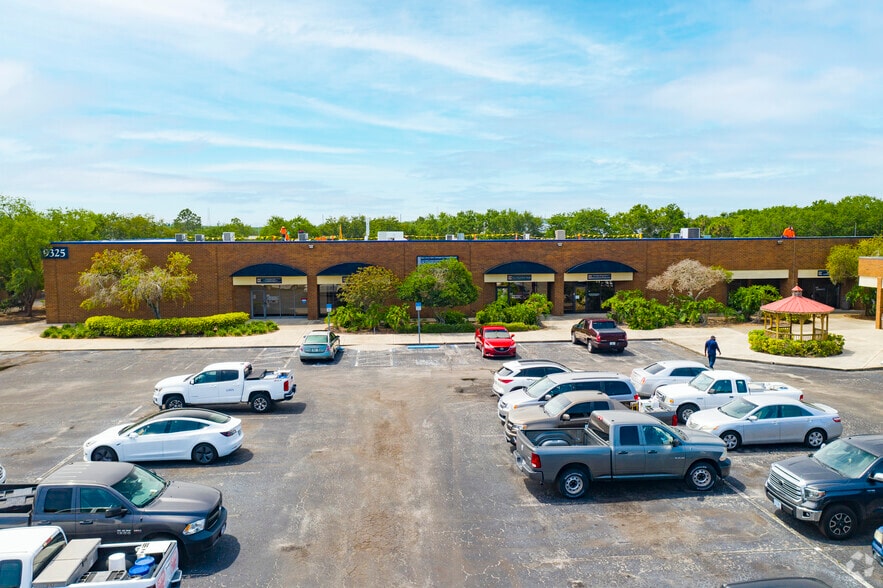 More Photos Of 9280 Bay Plaza Blvd, Tampa Unknown For Lease