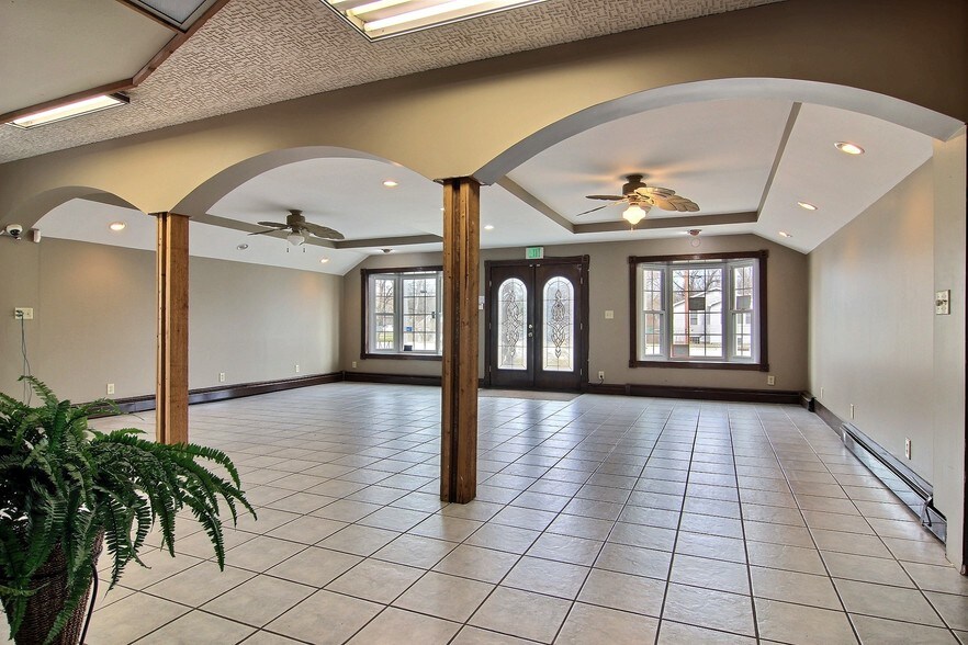 More Photos Of 2701 W 45th Ave, Gary Light Distribution For Lease