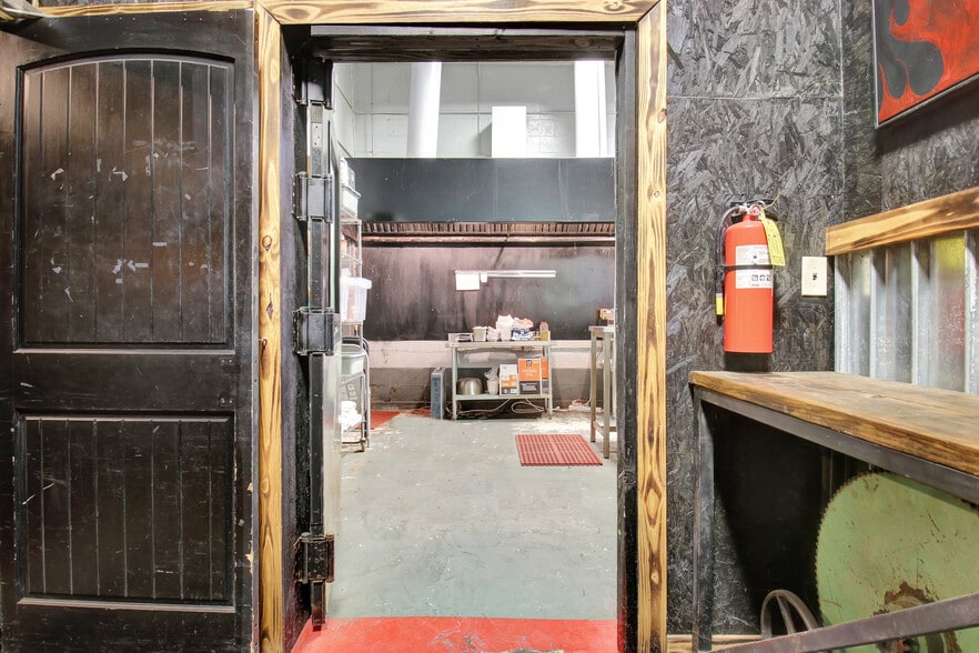 More Photos Of 7716 N Main St, Jonesboro Freestanding For Sale