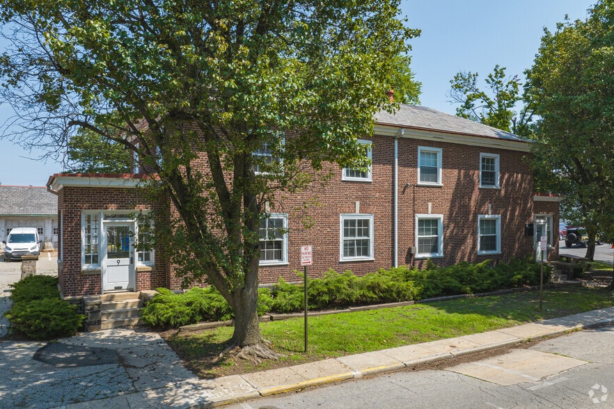 More Photos Of 2275 Bridge St, Philadelphia Unknown For Lease