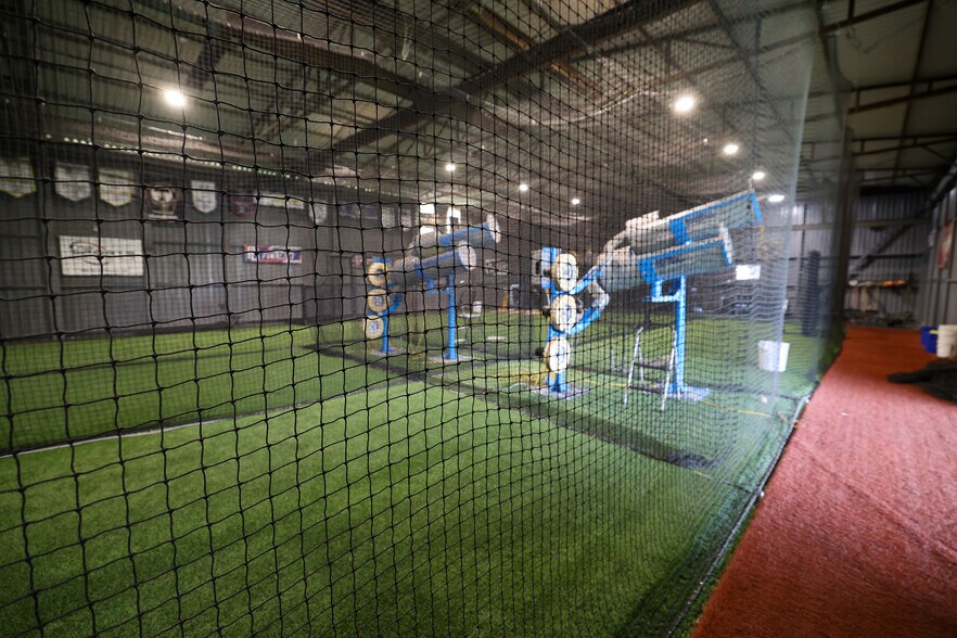 More Photos Of 415 Topeka Ave, Justin Industrial For Sale