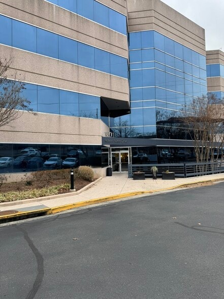 More Photos Of 1801 Robert Fulton Dr, Reston Medical For Lease