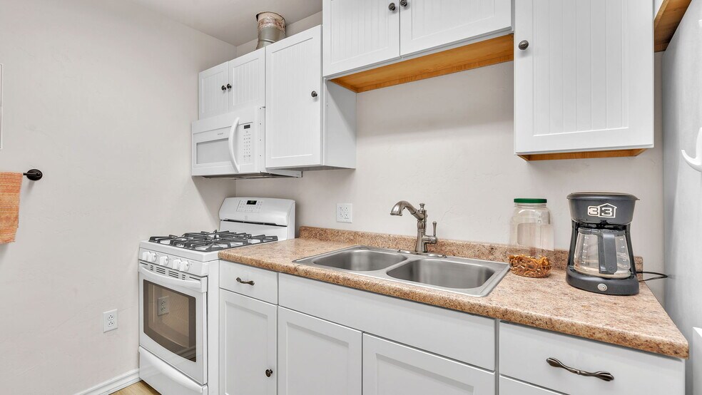 More Photos Of 779 NM-181, Elephant Butte Office Residential For Sale