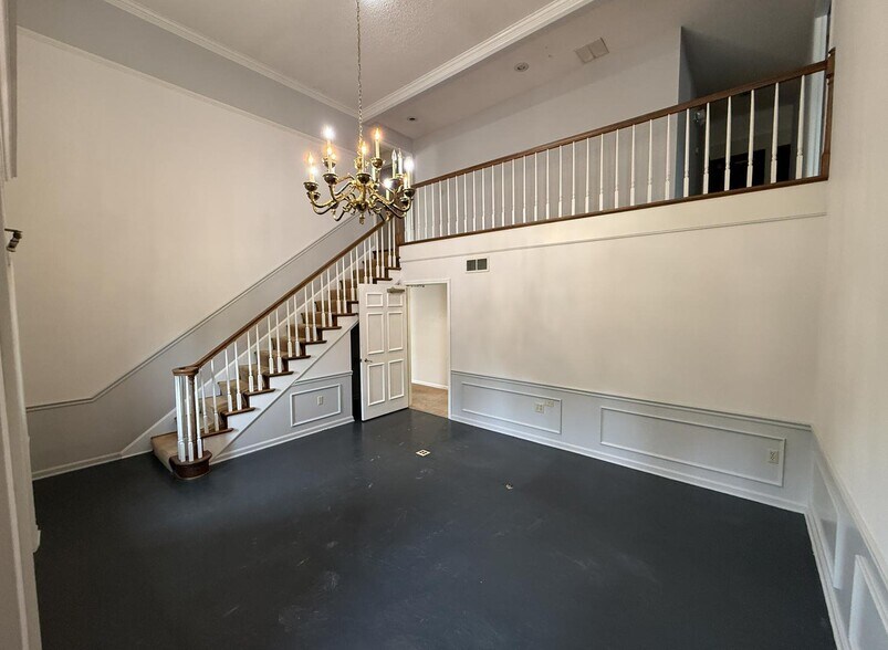 More Photos Of 600 Barrett Blvd, Henderson Office For Sale