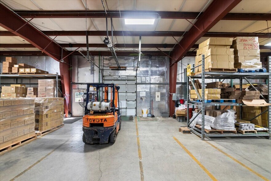 More Photos Of 2843 W Avenida de Luces, Williams Warehouse For Sale