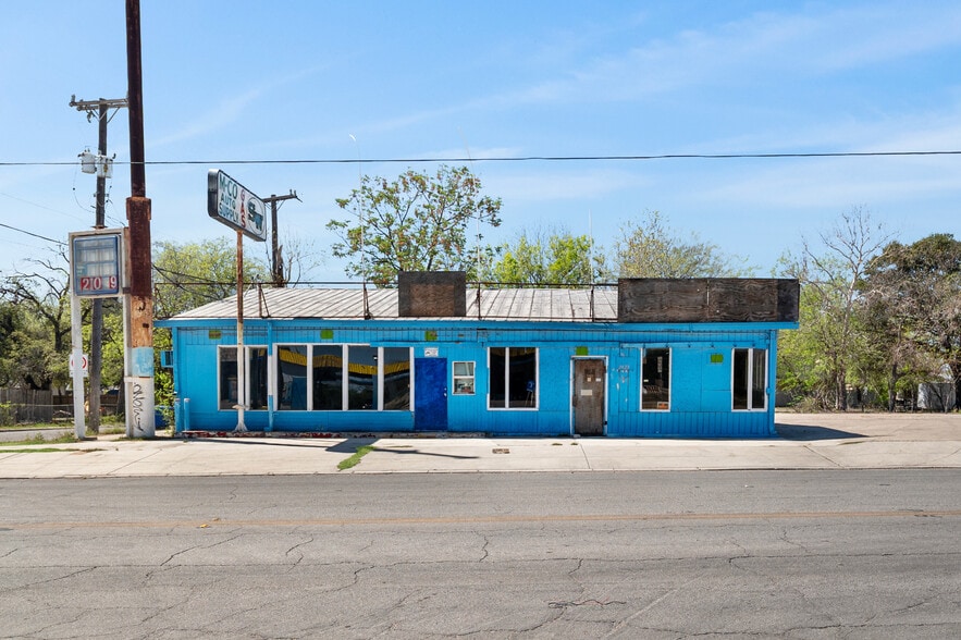Primary Photo Of 2423 Palo Alto Rd, San Antonio Convenience Store For Sale