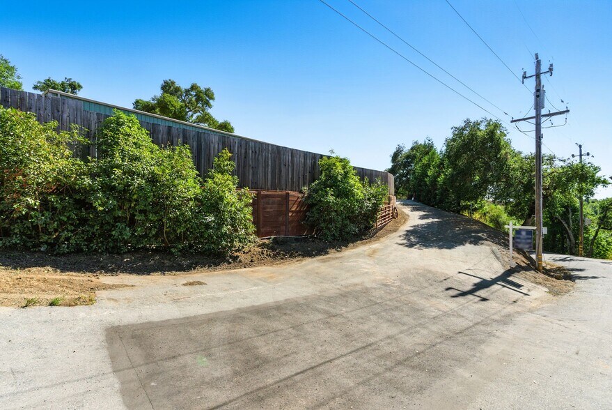 More Photos Of 12725 Old La Honda Rd, Woodside Warehouse For Sale
