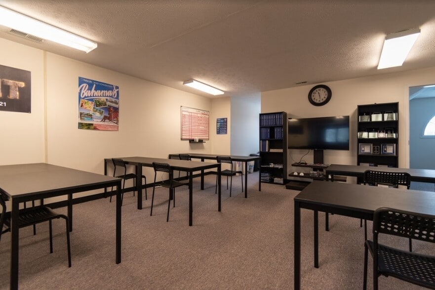 More Photos Of 6408 Brookstone Ln, Fayetteville Medical For Lease