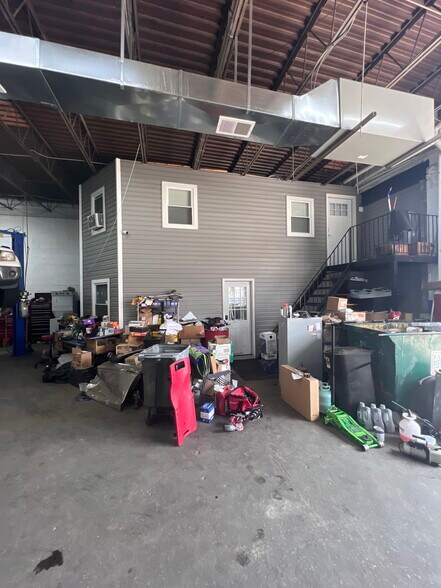 More Photos Of 247 W Cayuga St, Philadelphia Service For Sale