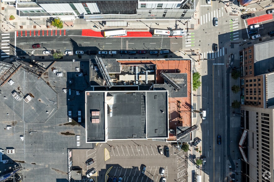 More Photos Of 700 Hennepin Ave, Minneapolis General Retail For Sale