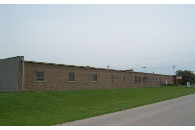More Photos Of 1125 E 3rd St, Sandwich Warehouse For Sale