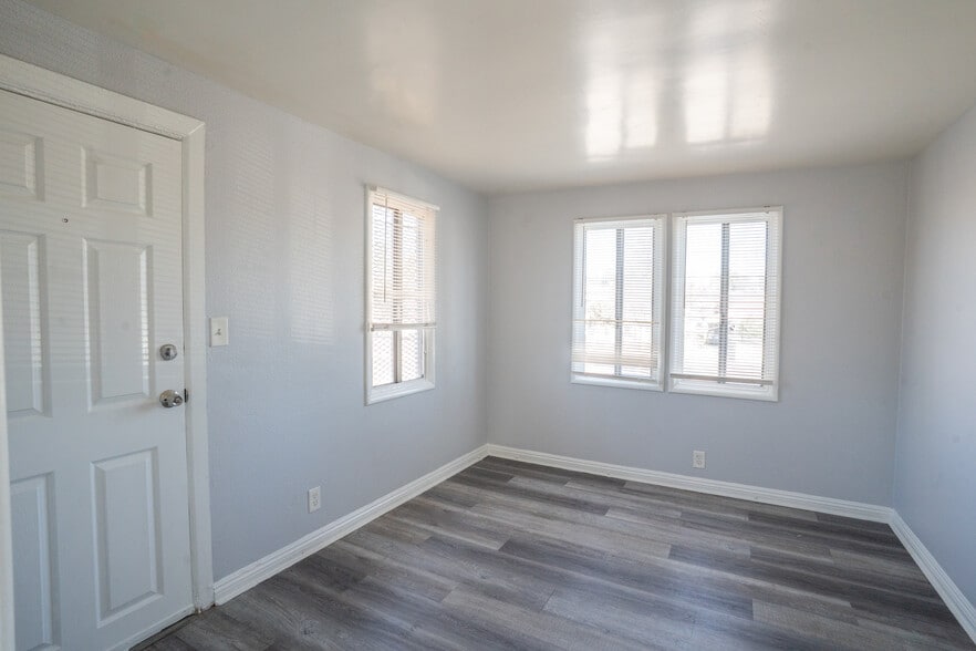 More Photos Of 242 E Del Amo Blvd, Long Beach Multifamily For Sale