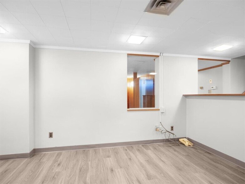 More Photos Of 5973 Walworth Rd, Ontario Medical For Sale