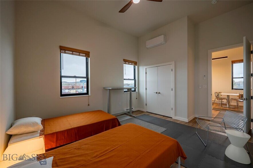 More Photos Of 924 E Park St, Livingston Apartments For Sale