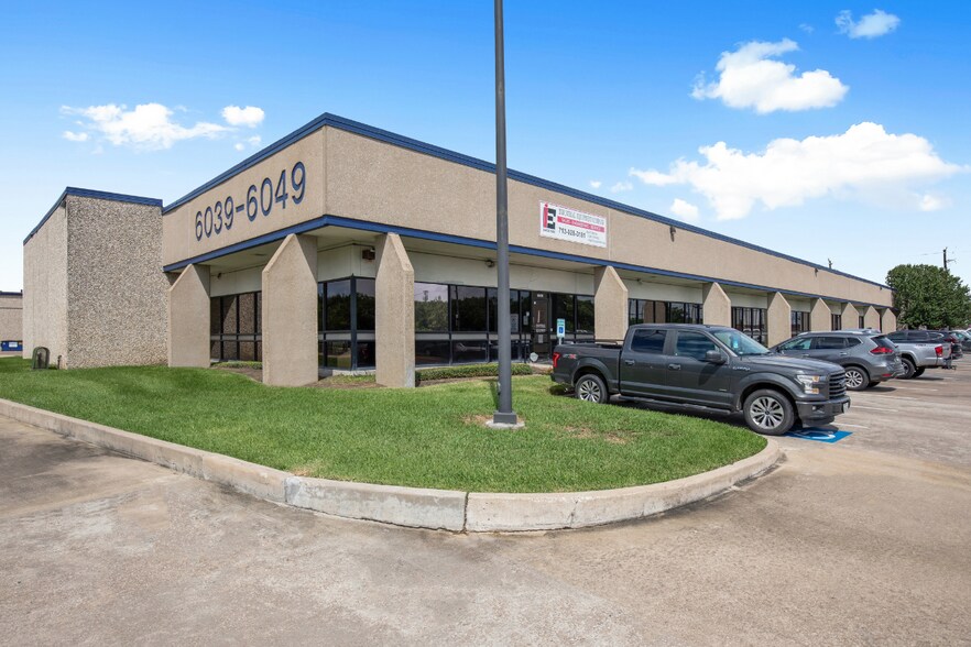 More Photos Of 6001-6021 S Loop Fwy E, Houston Unknown For Lease