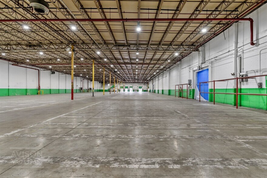 More Photos Of 300 S Main St, Mauldin Warehouse For Sale