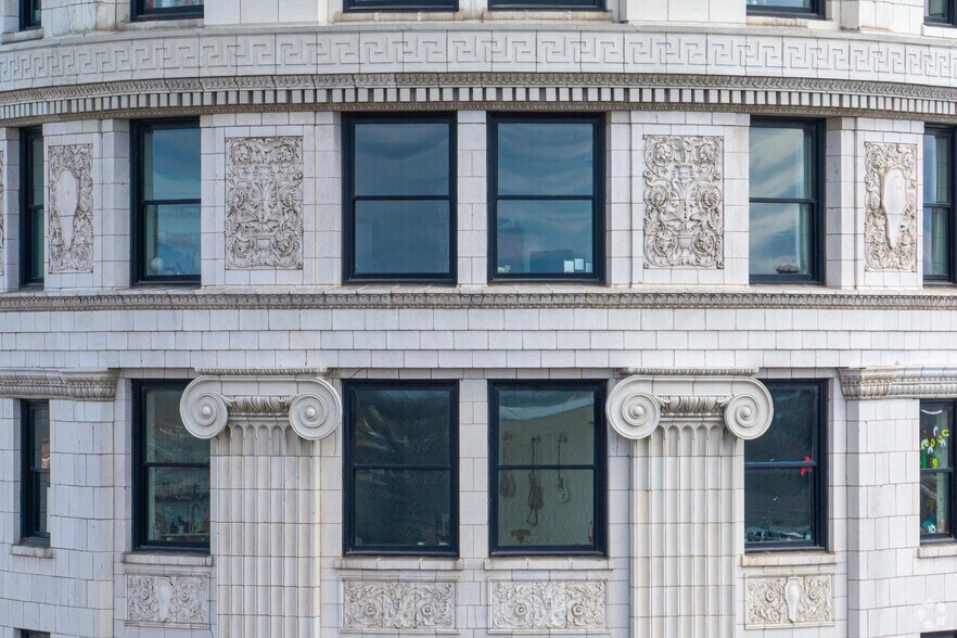 More Photos Of 4753 N Broadway St, Chicago Multifamily For Sale