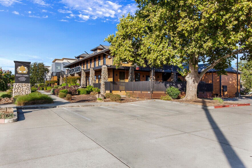 More Photos Of 11275 Folsom Blvd, Rancho Cordova Restaurant For Lease