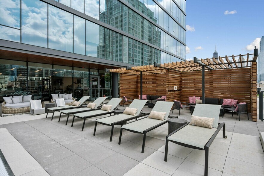 More Photos Of 808 N Cleveland Ave, Chicago Apartments For Lease