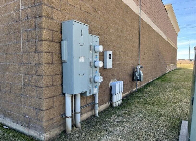 More Photos Of 21205 Eaton Ave, Farmington Light Manufacturing For Sale