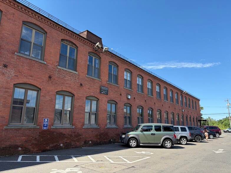 More Photos Of 168 Center St, Southington Industrial For Lease