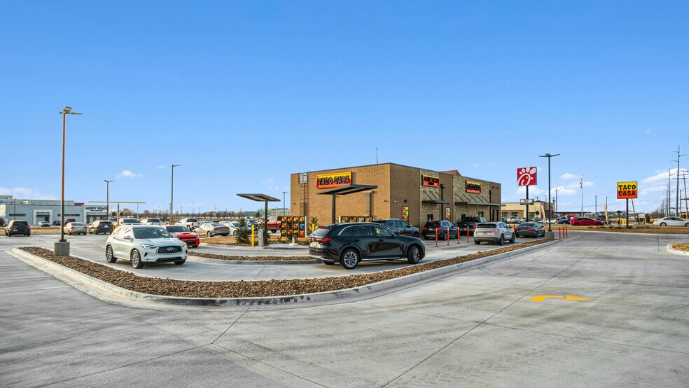 More Photos Of 7100 W Memorial Rd, Oklahoma City Fast Food For Sale