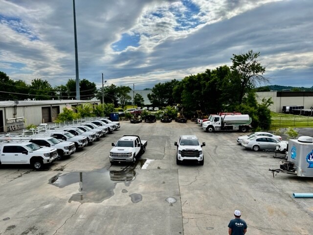 More Photos Of 900 Creekside Rd, Chattanooga Light Distribution For Sale