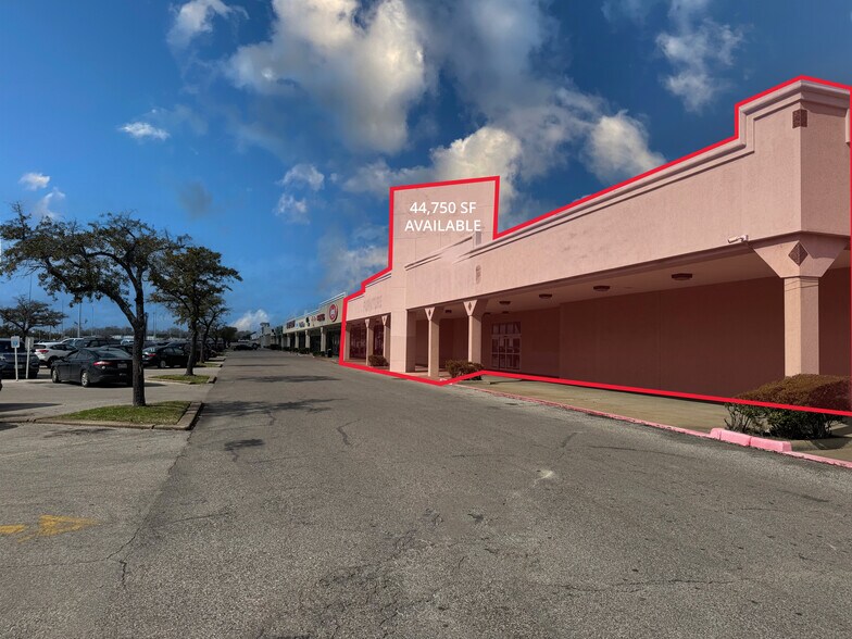 More Photos Of 126-190 Gateway, Beaumont Unknown For Lease