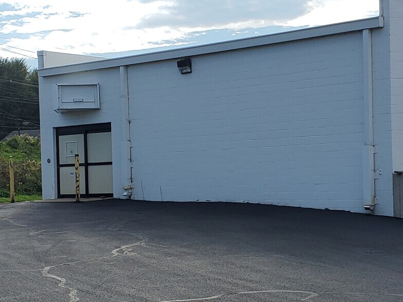 More Photos Of 1920 Edinboro Rd, Erie Flex For Lease