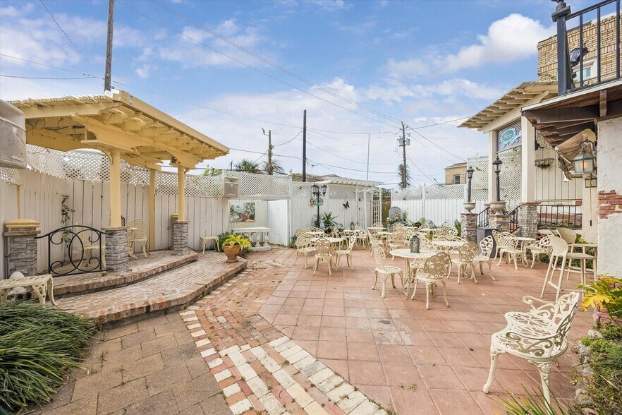 More Photos Of 715 Broadway St, Galveston Specialty For Sale