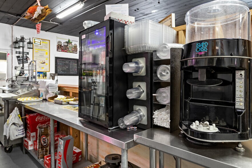 More Photos Of 201 E Bluff St, Woodville Restaurant For Sale