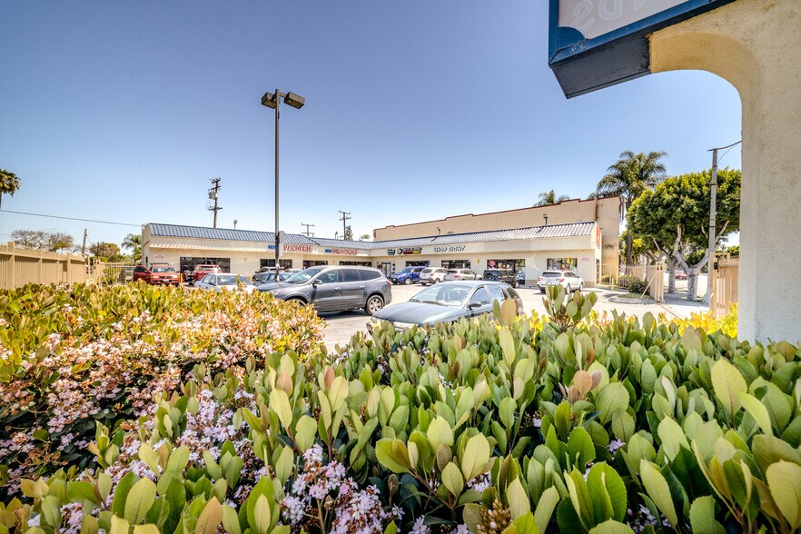 More Photos Of 1110-1112 S Long Beach Blvd, Compton General Retail For Sale