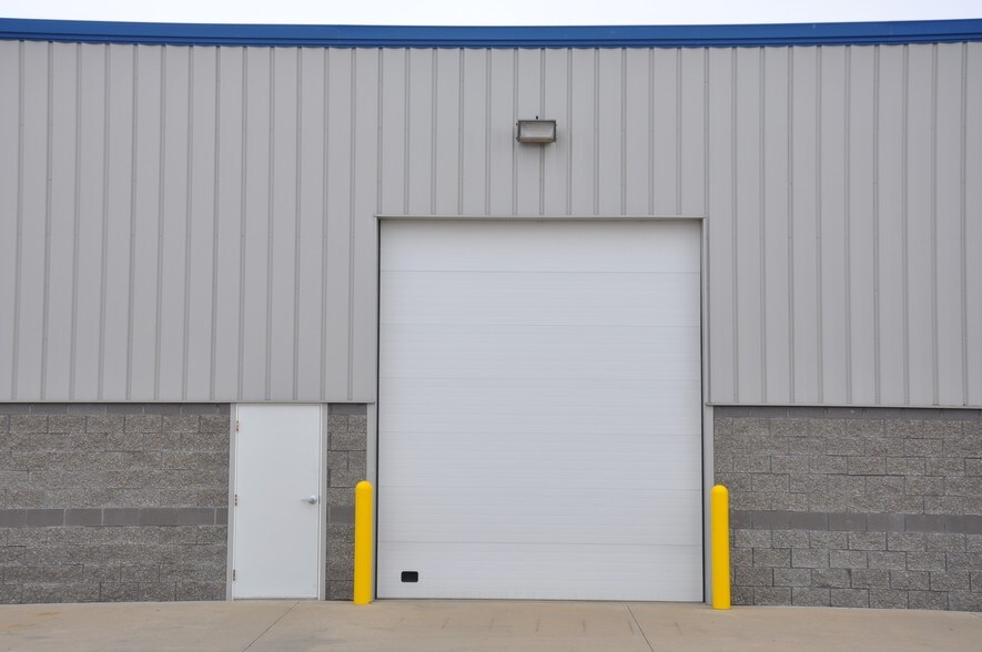 More Photos Of 3195 Grand Prix Dr, Decatur Warehouse For Lease