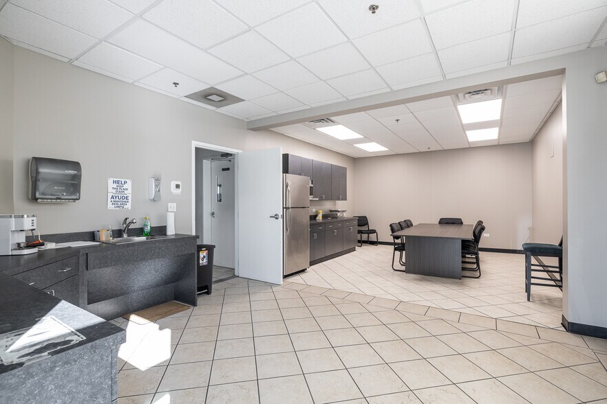 More Photos Of 1530 E New York St, Aurora Auto Dealership For Sale