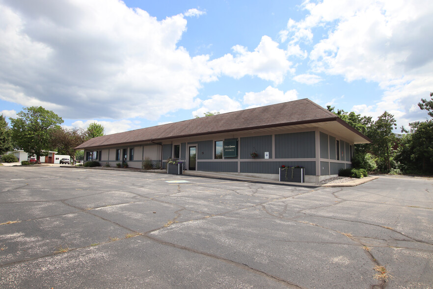 Primary Photo Of 1001 W Main St, Waupun Medical For Sale