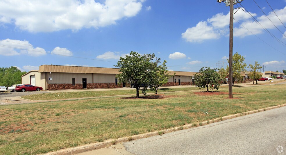 More Photos Of 8001 N Classen Blvd, Oklahoma City Unknown For Lease