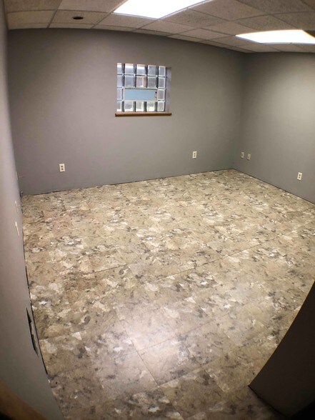 More Photos Of 1038 William Flynn Hwy, Glenshaw Office For Lease