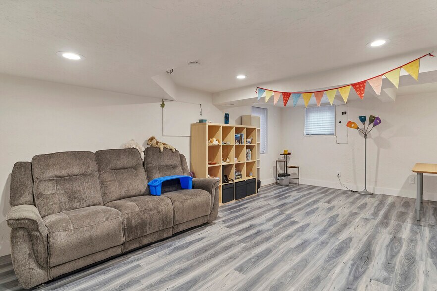 More Photos Of 1705 Commercial St SE, Salem Office Residential For Sale