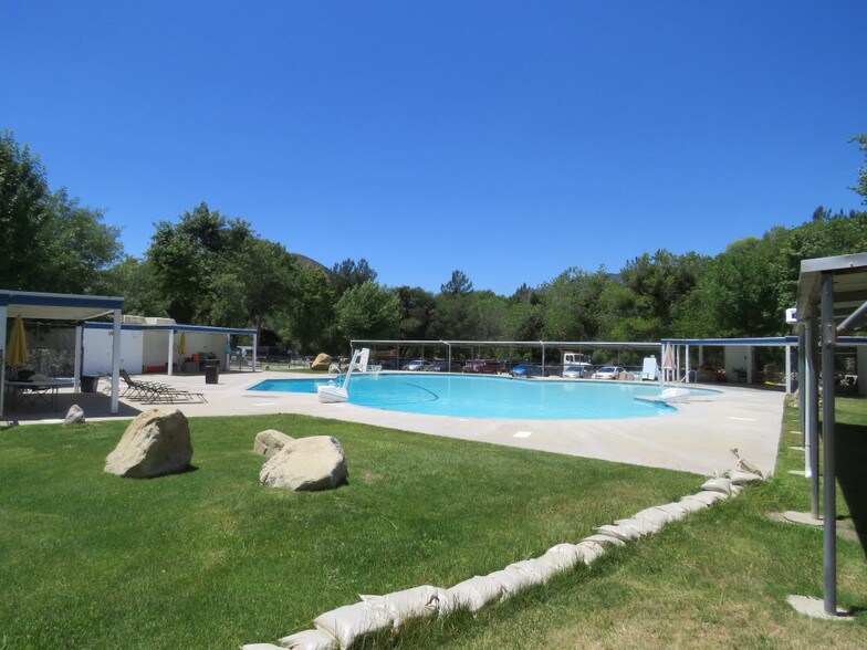 More Photos Of 41600 Lake Hughes Rd, Lake Hughes Trailer Camper Park For Sale