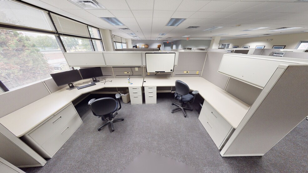 More Photos Of 5025 Bradford Dr, Huntsville Unknown For Lease