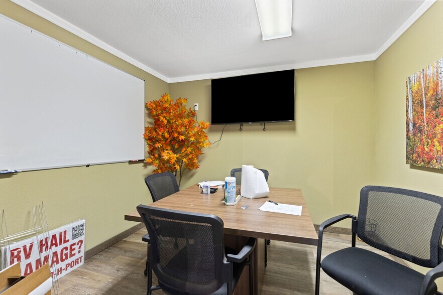 More Photos Of 451 S Andersen St, Longmont Service For Lease