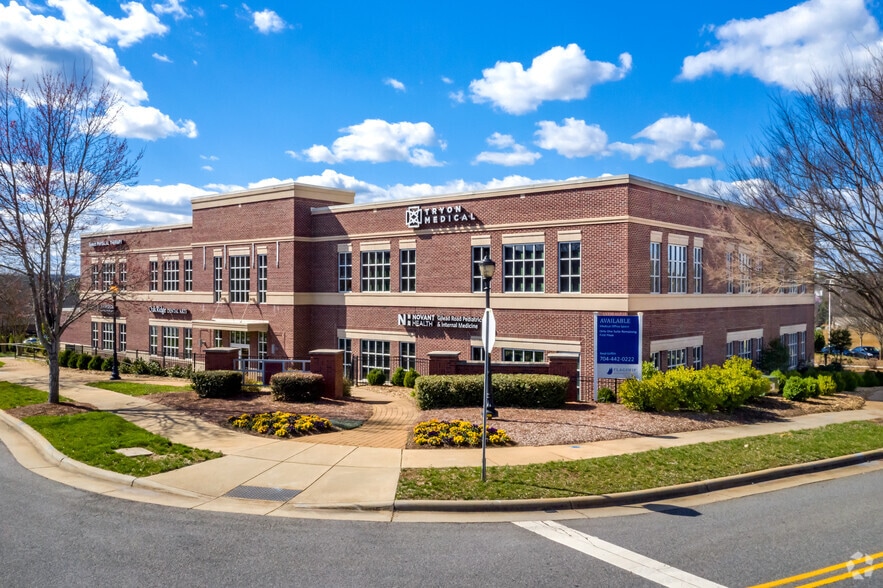 Primary Photo Of 9615 Kincey Ave, Huntersville Medical For Lease