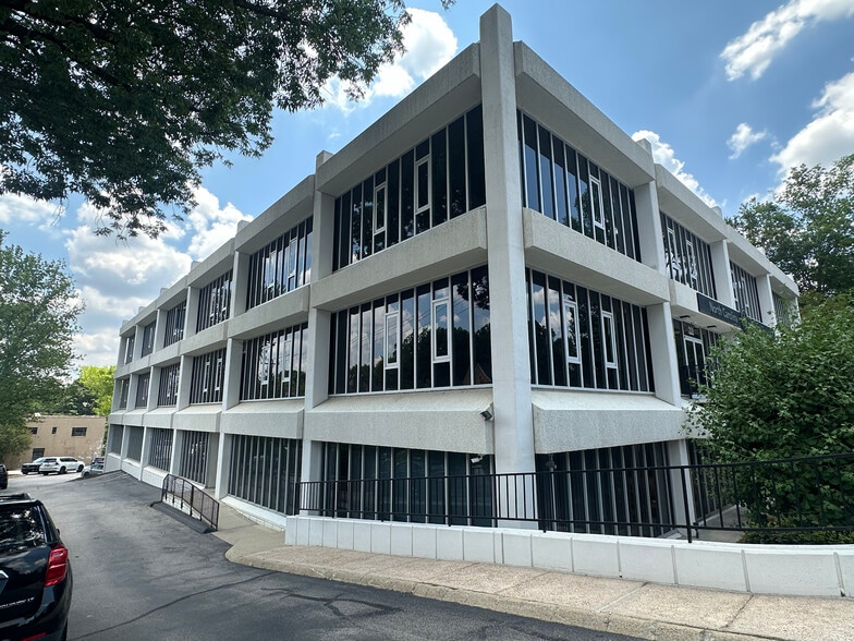 More Photos Of 222 N Person St, Raleigh Office For Lease