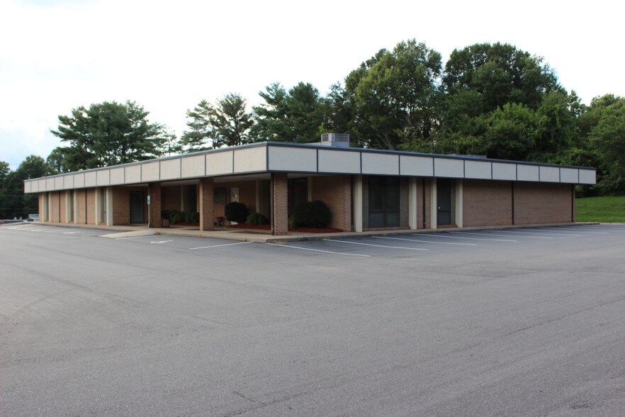 More Photos Of 210 13th Avenue Pl NW, Hickory Medical For Lease