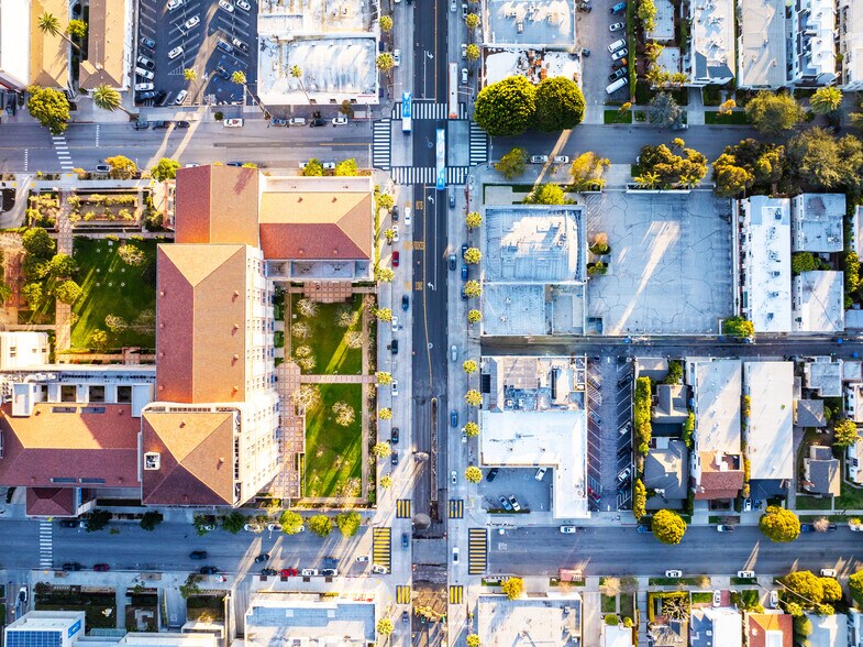 More Photos Of , Santa Monica General Retail For Sale