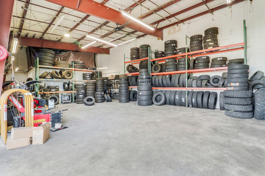 More Photos Of 1450 Skees Rd, West Palm Beach Warehouse For Lease